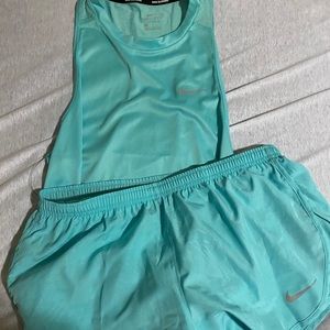 NEW WITH TAGS Nike work out set! Top and bottoms!